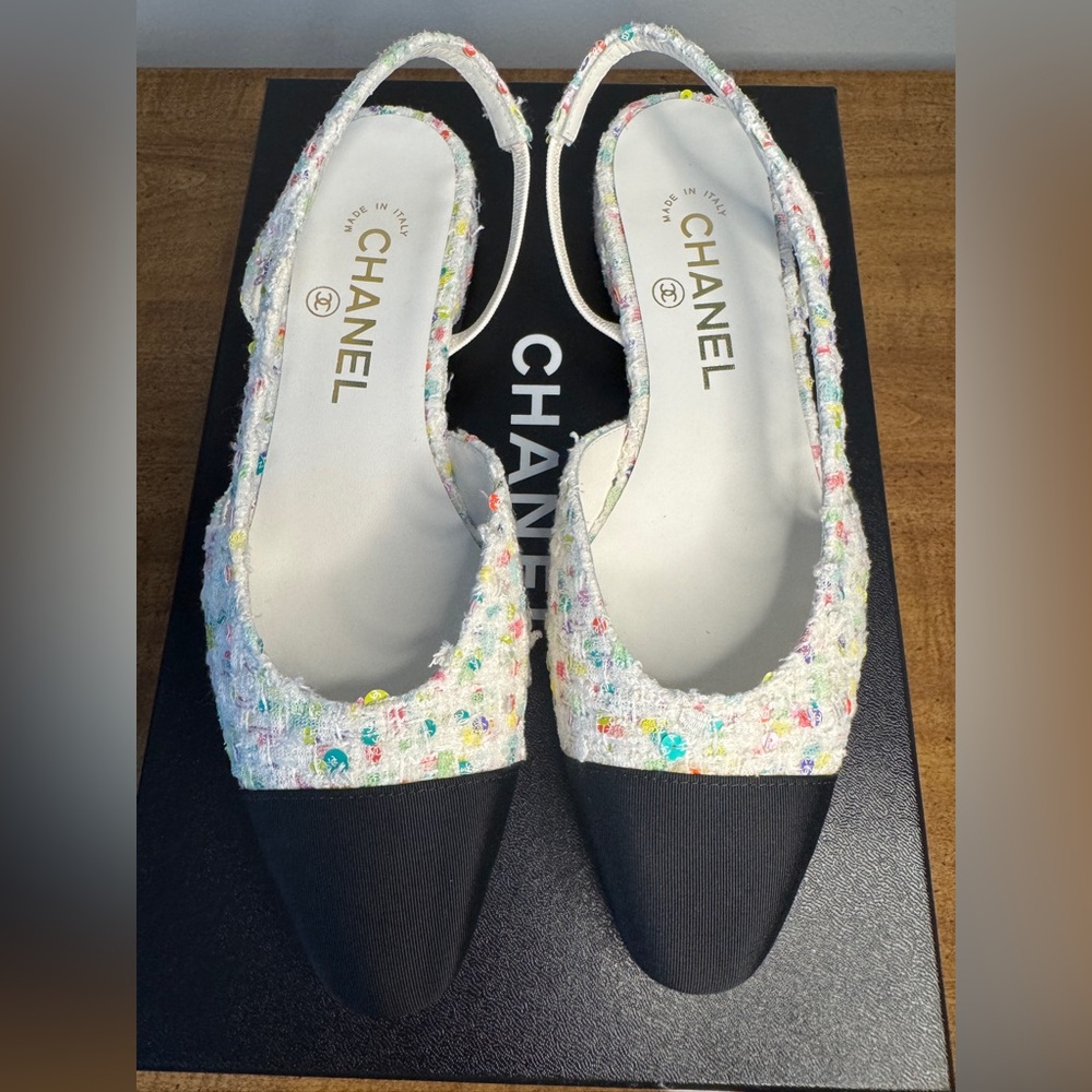 CHANEL Black Flats with Elegant Design